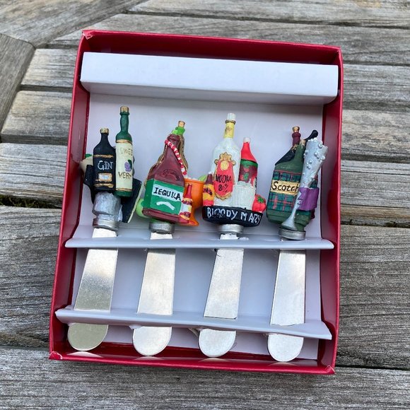 Vintage "Cocktail Bottles" Cheese Spreaders - Set of 4 - Picture 5 of 7